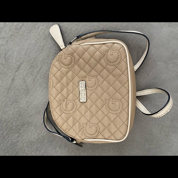 Guess Sidebag - Picture 1 of 1